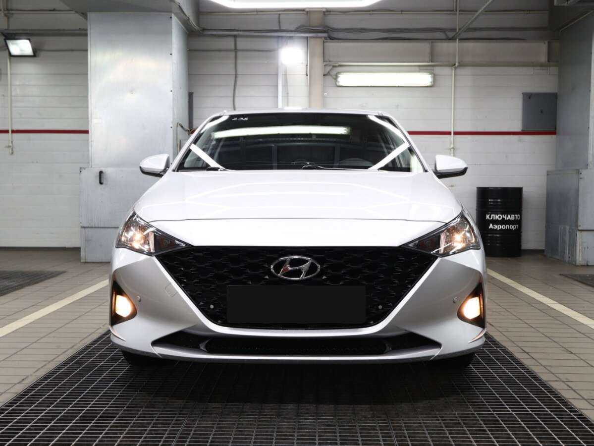 Купить Hyundai Solaris с пробегом. Фото: #1