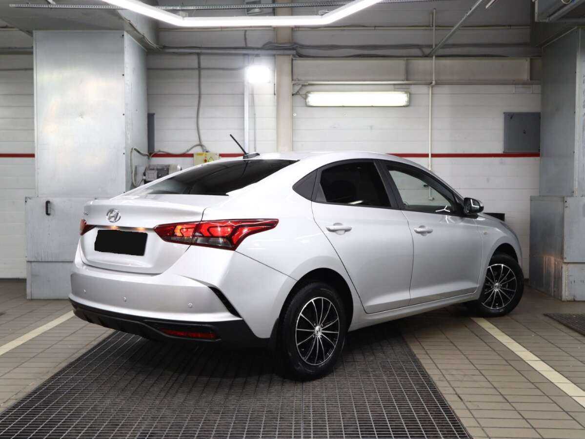 Купить Hyundai Solaris с пробегом. Фото: #3