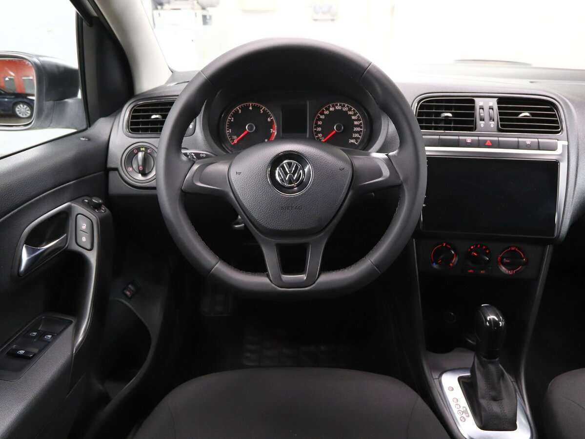 Купить Volkswagen Polo с пробегом. Фото: #10