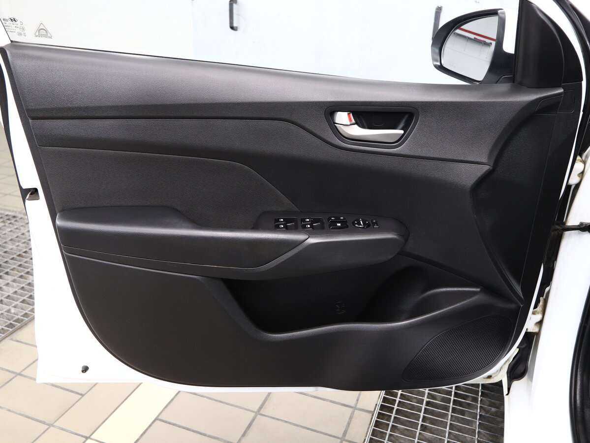 Купить Hyundai Solaris с пробегом. Фото: #8