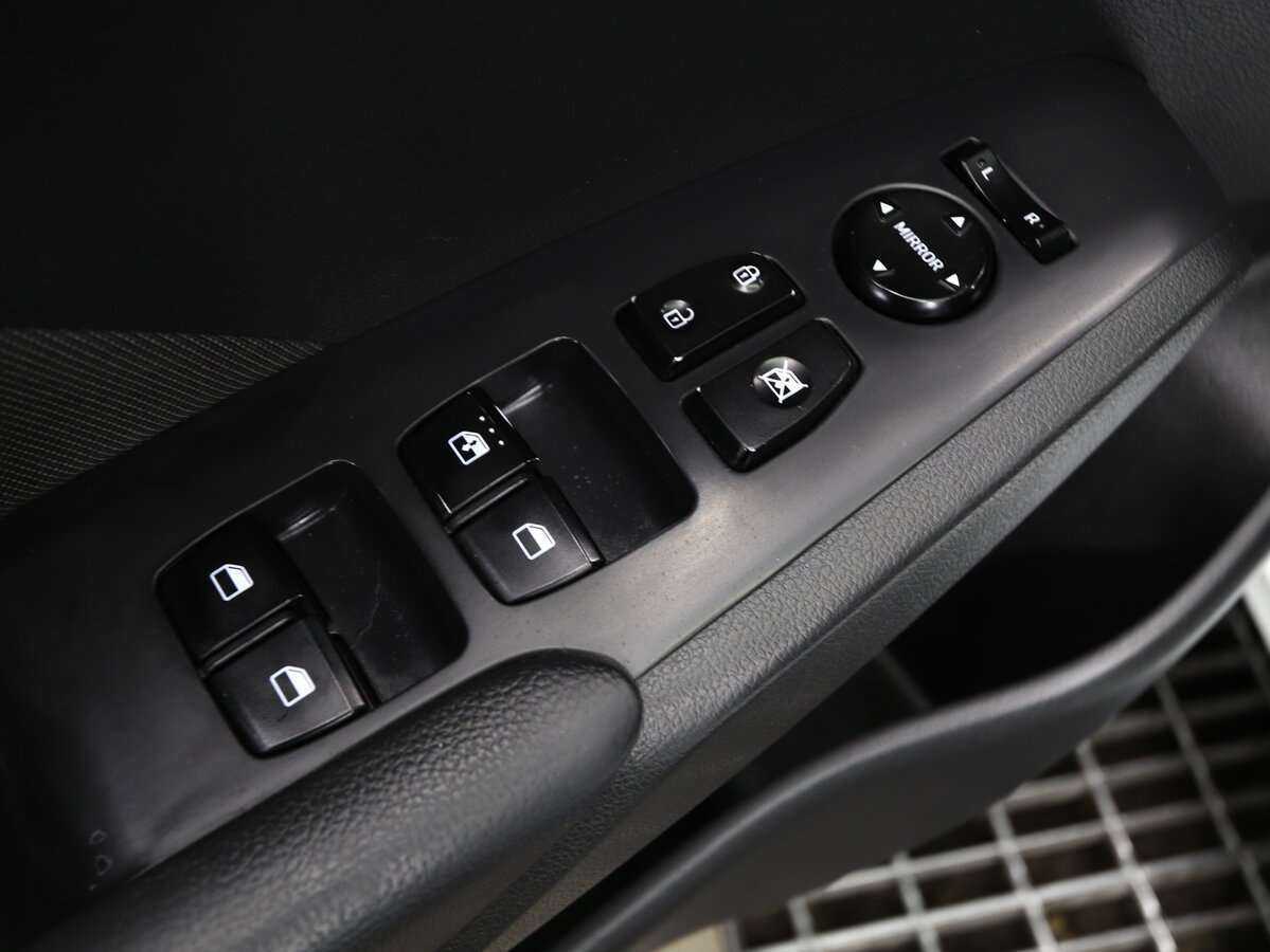 Купить Hyundai Solaris с пробегом. Фото: #9