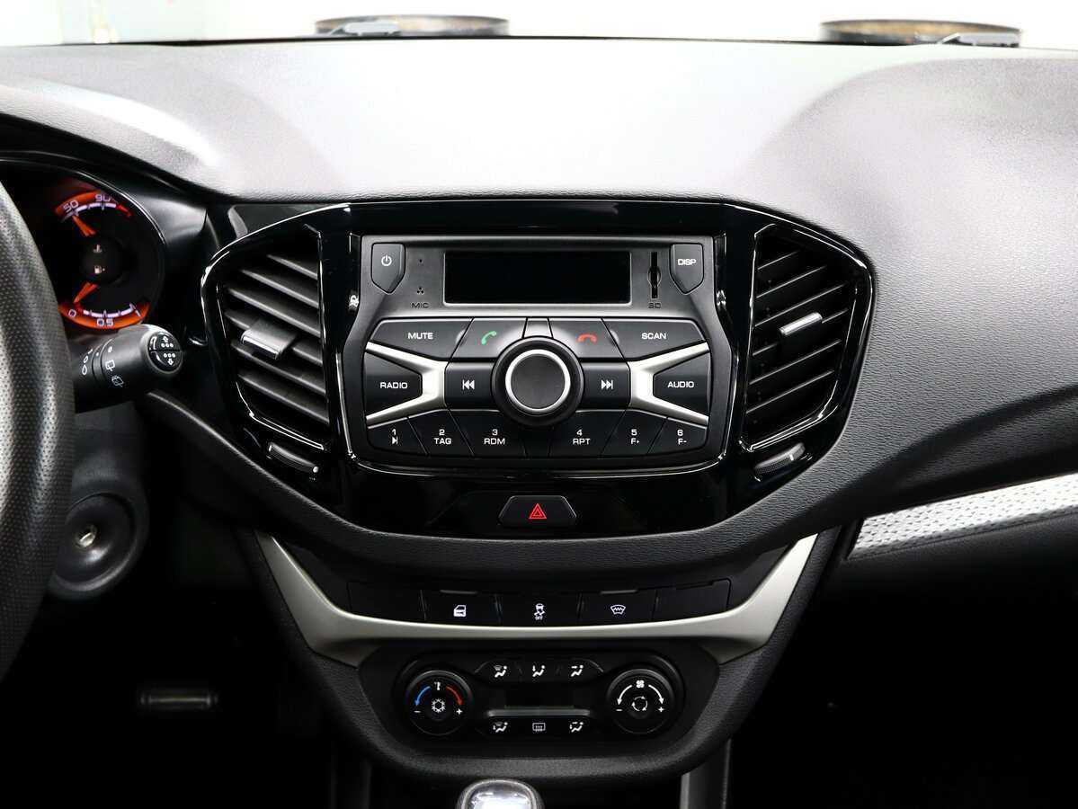 Купить Lada (ВАЗ) Vesta с пробегом. Фото: #18