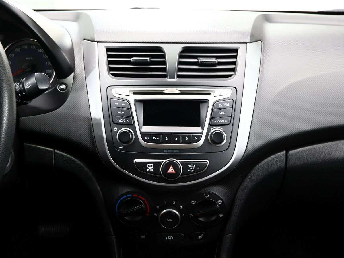 Купить Hyundai Solaris с пробегом. Фото: #9