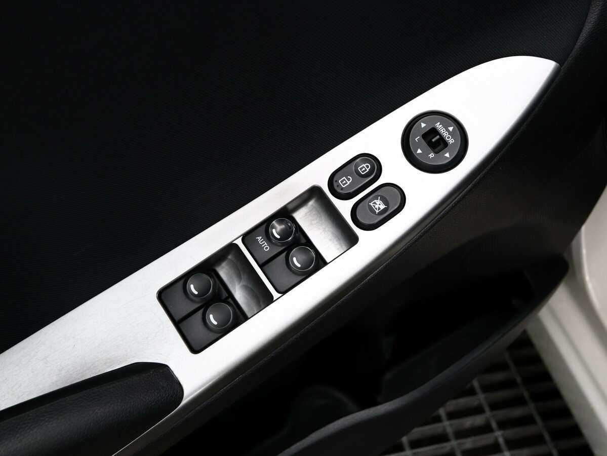 Купить Hyundai Solaris с пробегом. Фото: #14