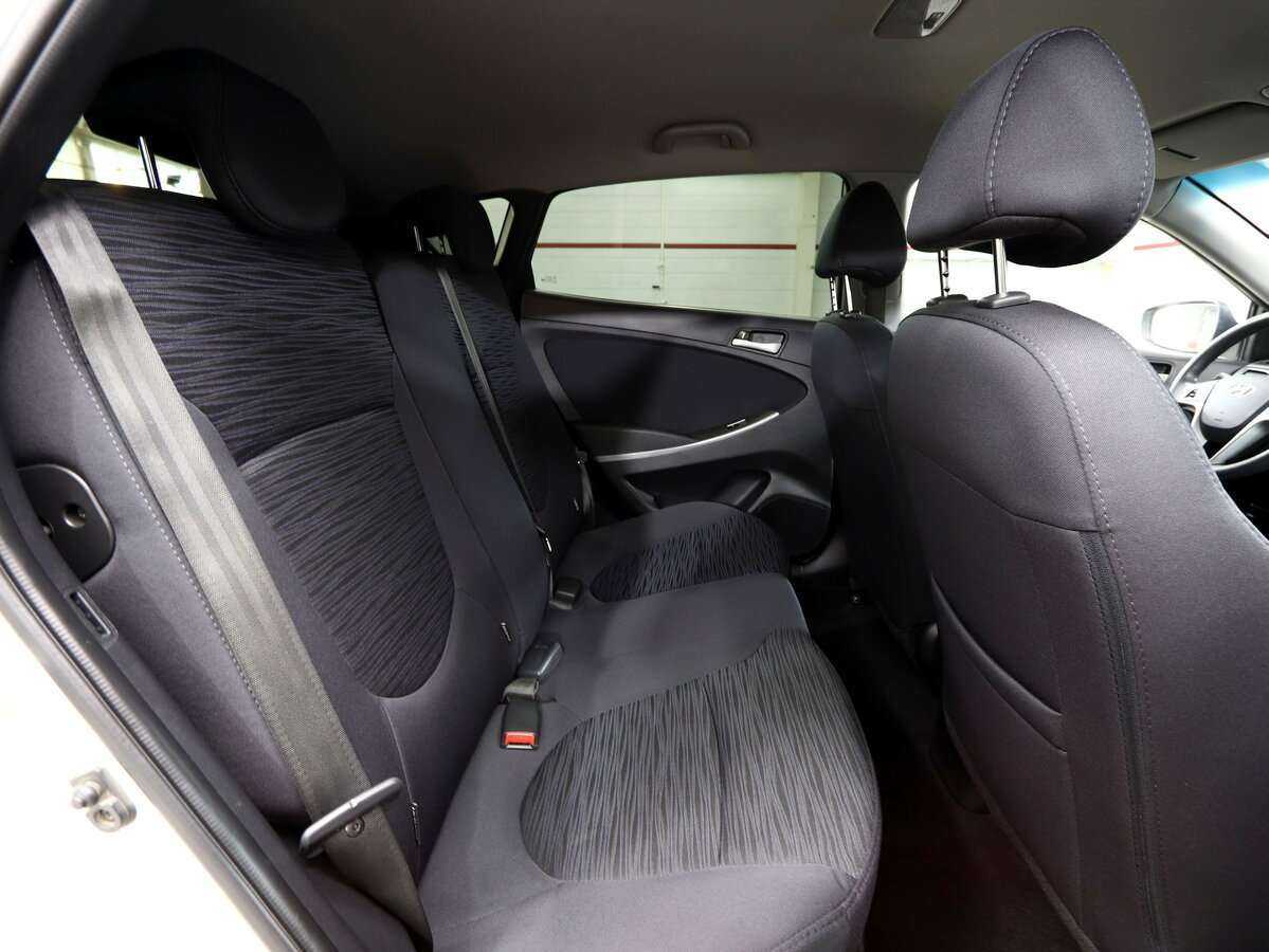 Купить Hyundai Solaris с пробегом. Фото: #17