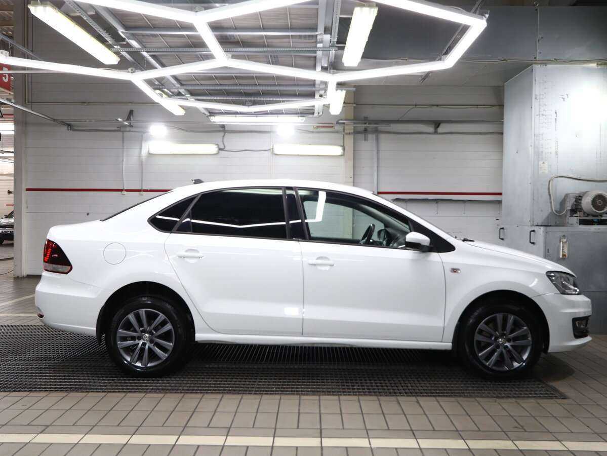 Купить Volkswagen Polo с пробегом. Фото: #10