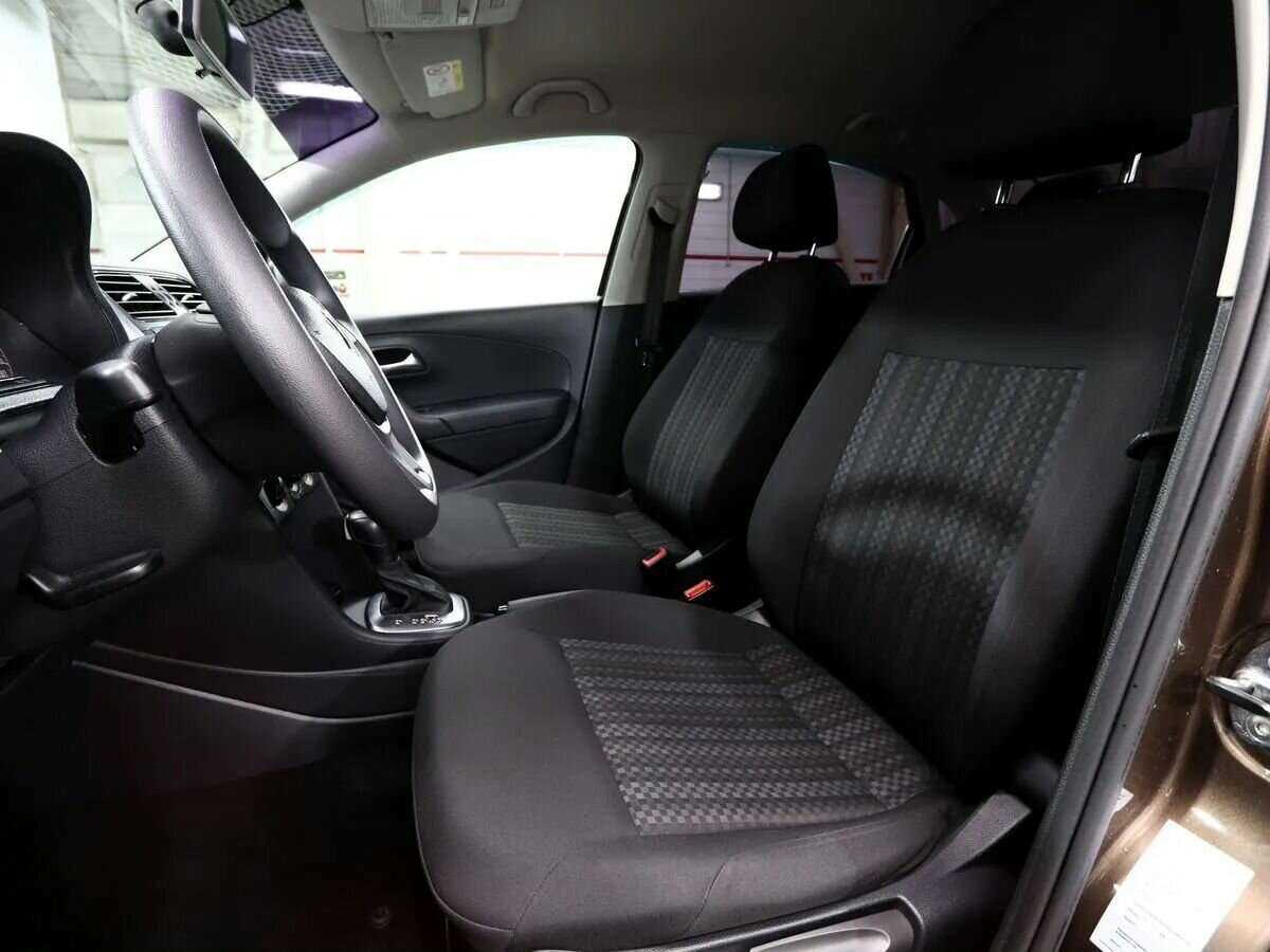 Купить Volkswagen Polo с пробегом. Фото: #8