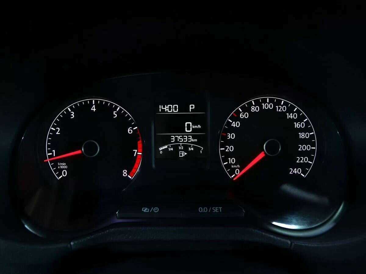 Купить Volkswagen Polo с пробегом. Фото: #11