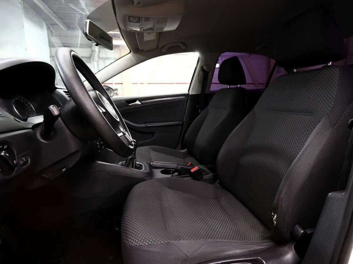 Купить Volkswagen Jetta с пробегом. Фото: #5