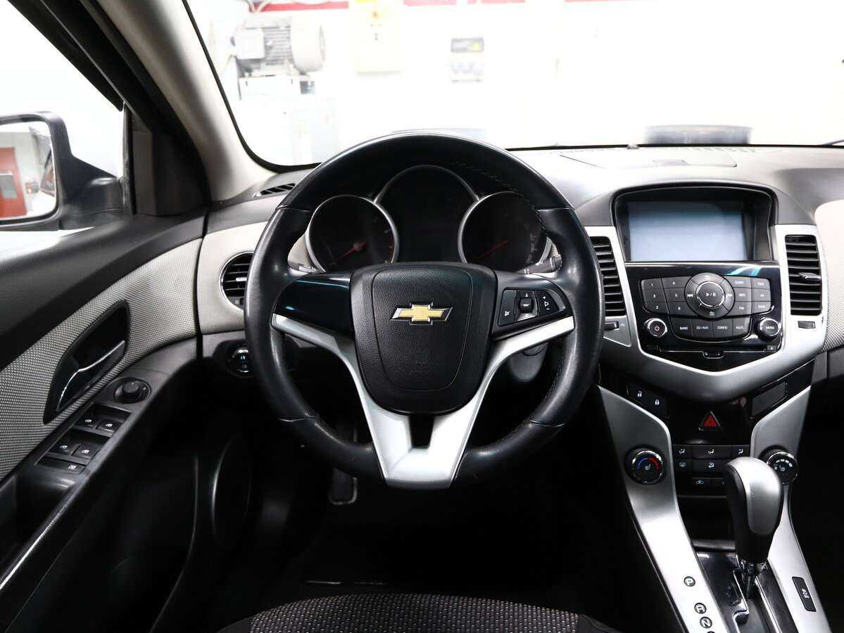 Купить Chevrolet Cruze с пробегом. Фото: #15