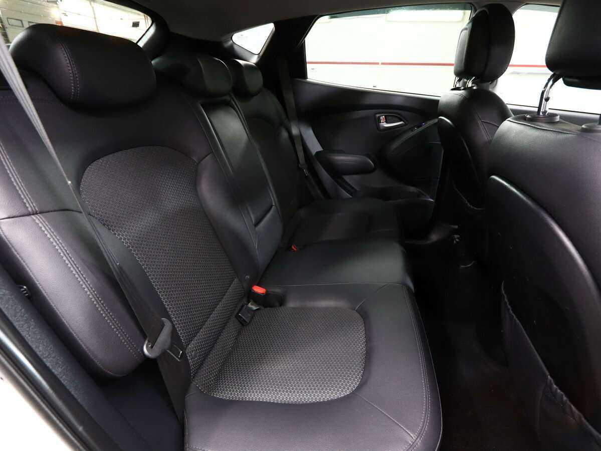 Купить Hyundai ix35 с пробегом. Фото: #14