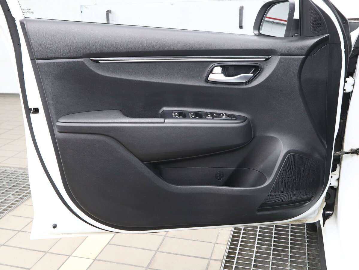 Купить Kia Rio с пробегом. Фото: #4