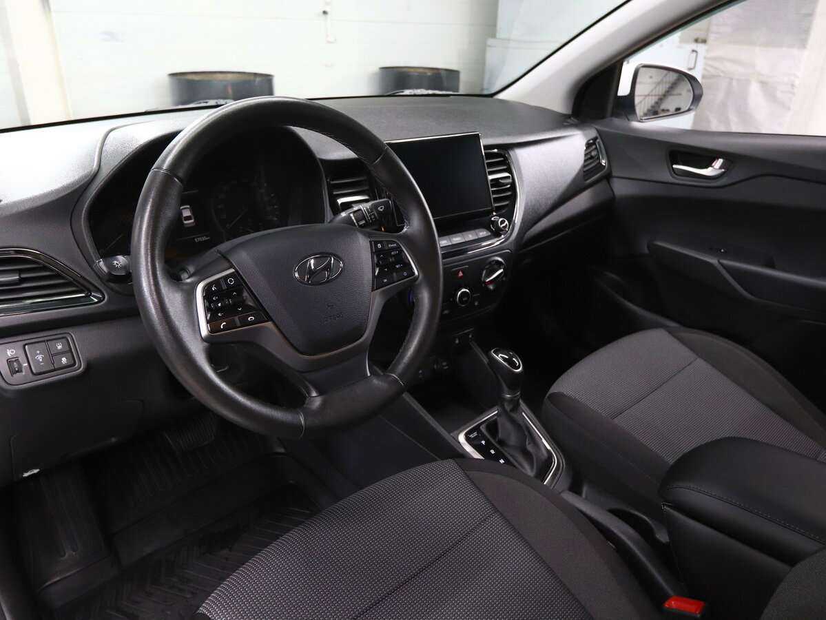 Купить Hyundai Solaris с пробегом. Фото: #6