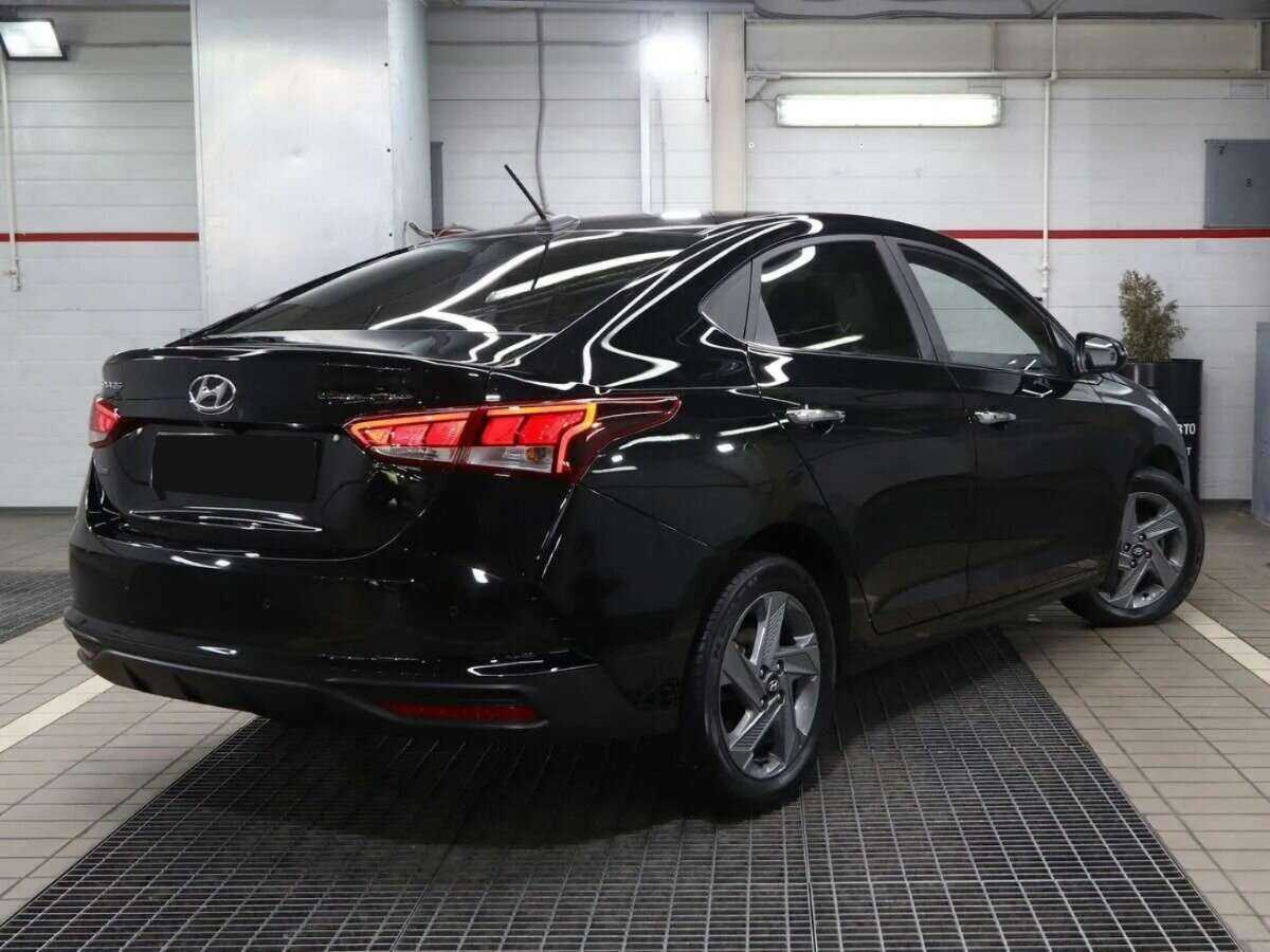 Купить Hyundai Solaris с пробегом. Фото: #1