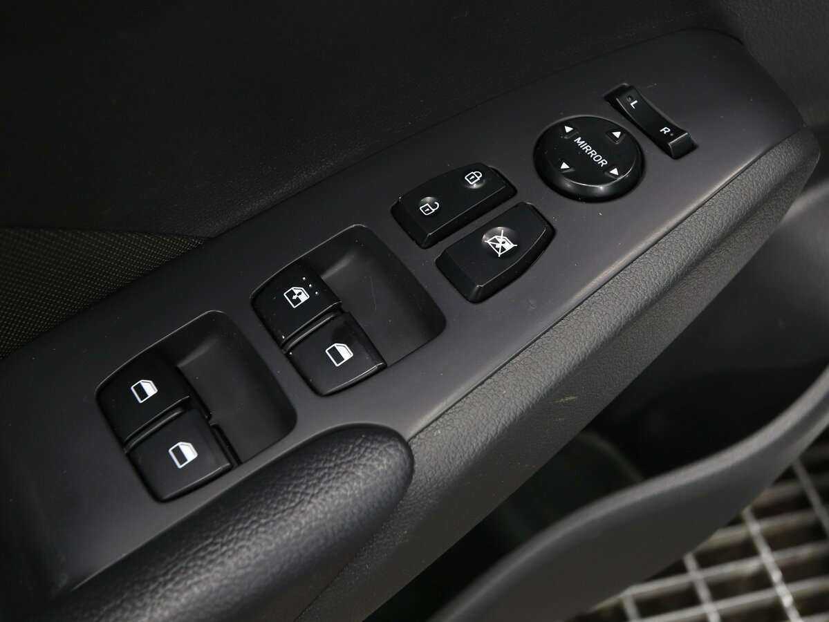 Купить Hyundai Solaris с пробегом. Фото: #6