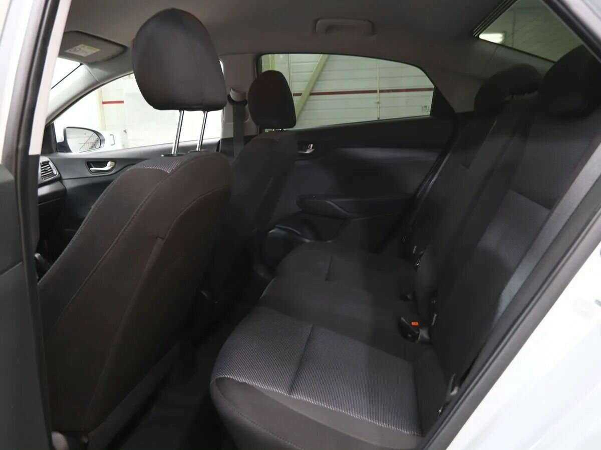 Купить Hyundai Solaris с пробегом. Фото: #11