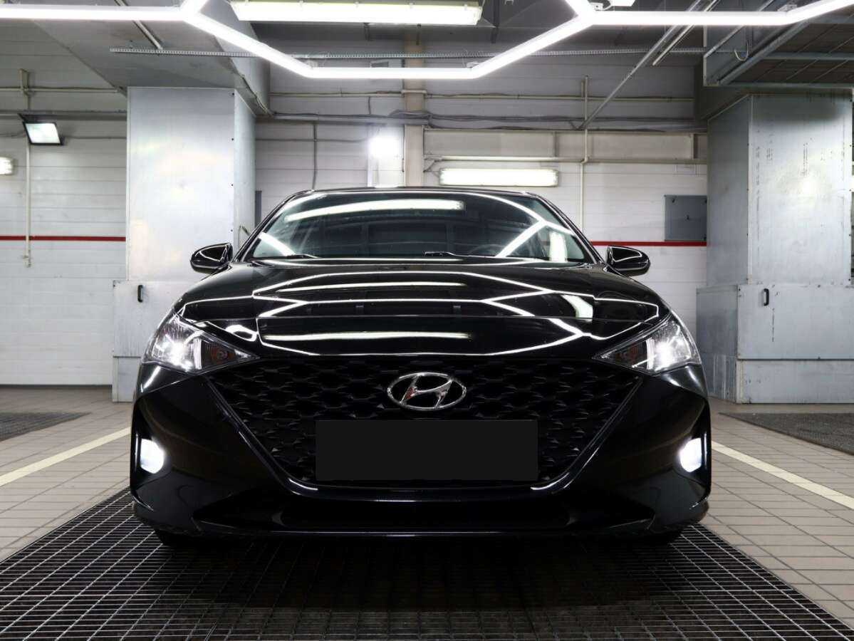 Купить Hyundai Solaris с пробегом. Фото: #1