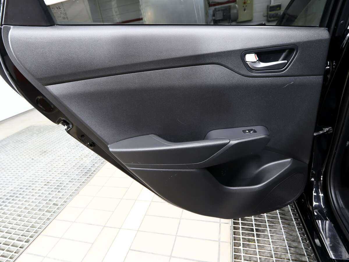 Купить Hyundai Solaris с пробегом. Фото: #9