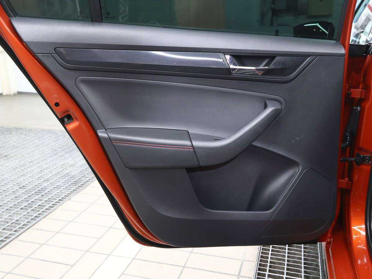 Купить Skoda Rapid с пробегом. Фото: #11