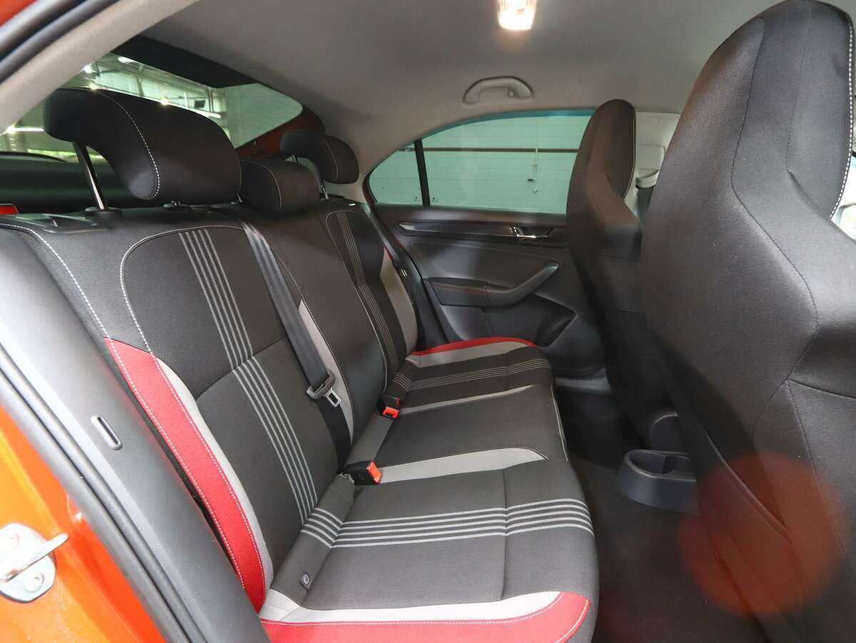 Купить Skoda Rapid с пробегом. Фото: #15