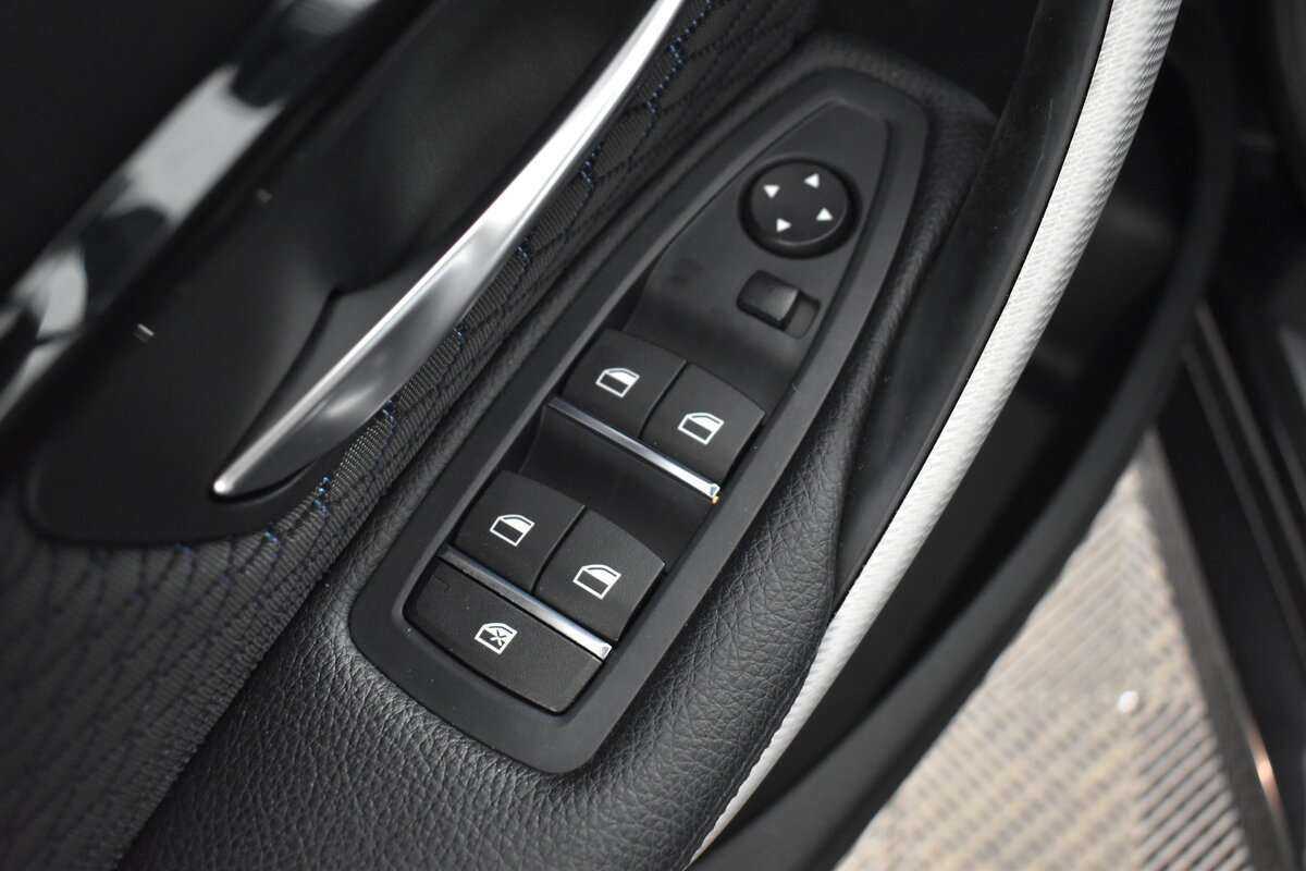 Купить BMW 3 серии с пробегом. Фото: #8