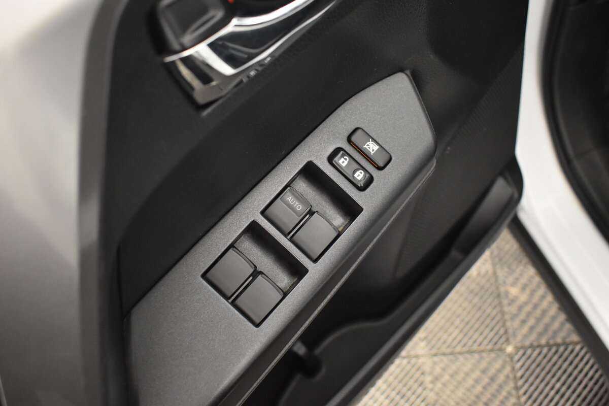 Купить Toyota RAV4 с пробегом. Фото: #7