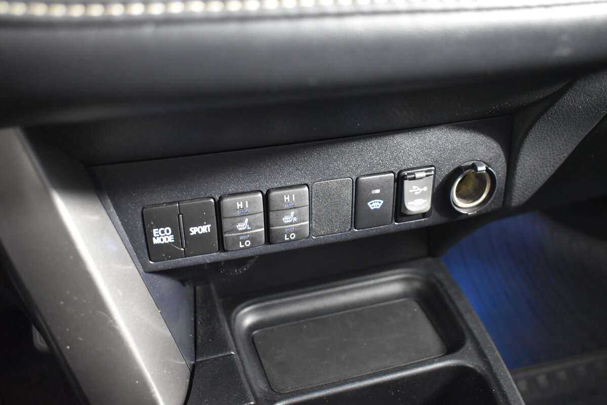 Купить Toyota RAV4 с пробегом. Фото: #15