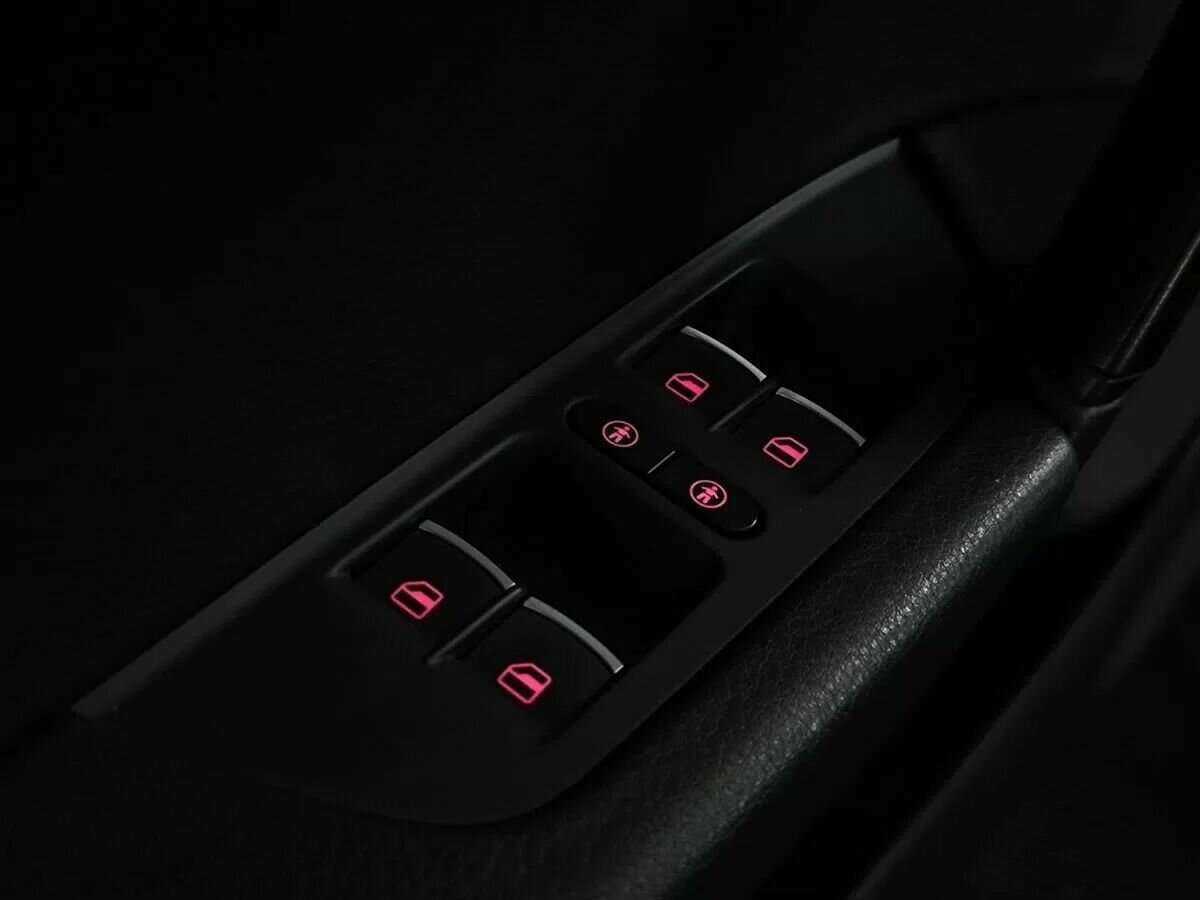 Купить Volkswagen Touareg с пробегом. Фото: #24