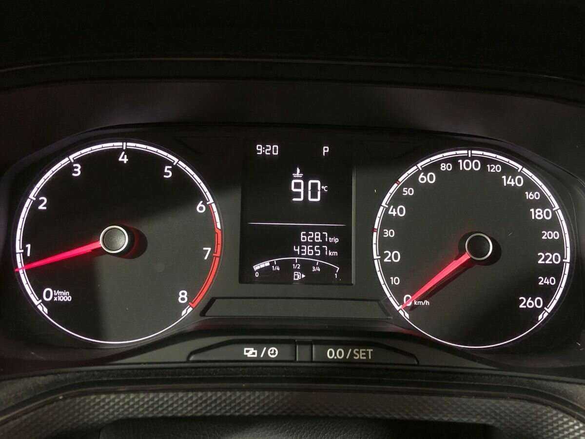 Купить Volkswagen Polo с пробегом. Фото: #11
