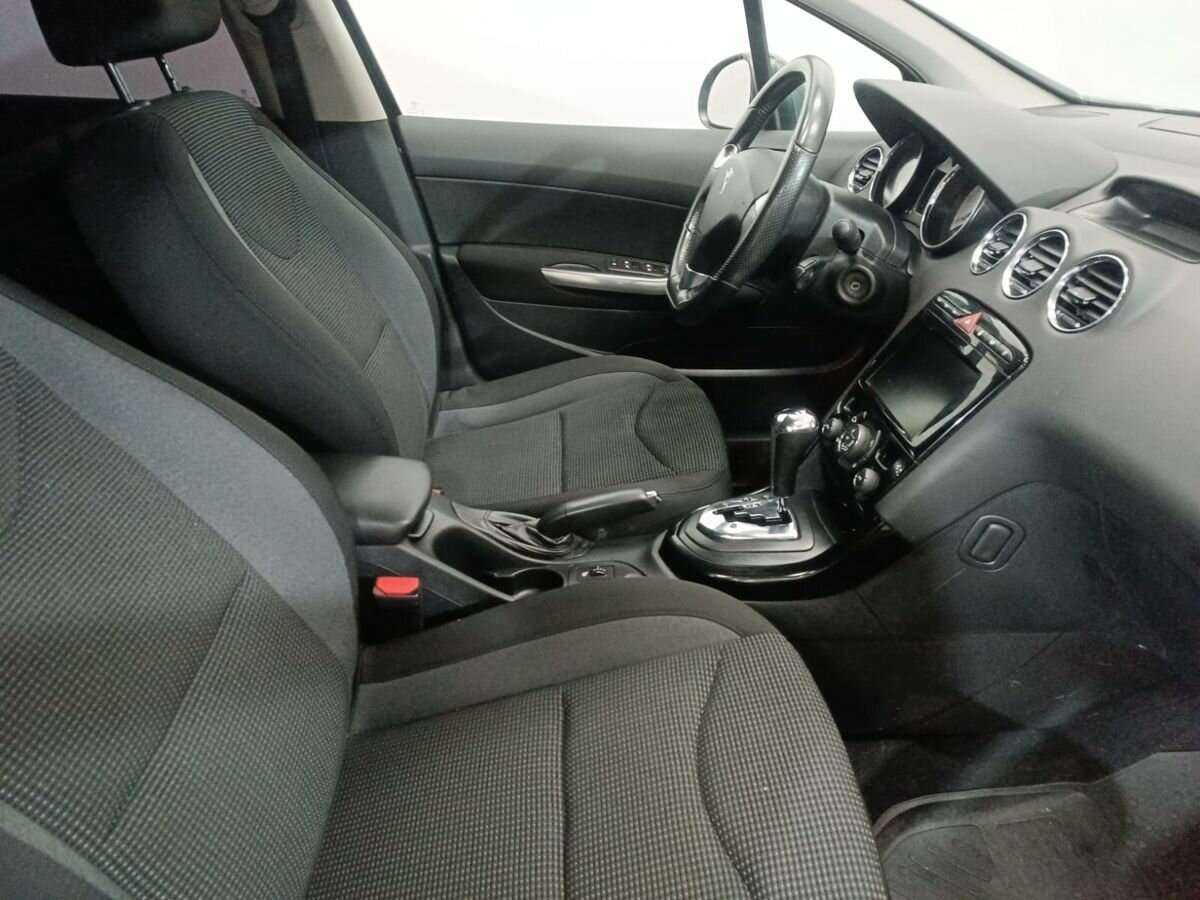 Купить Peugeot 408 с пробегом. Фото: #9