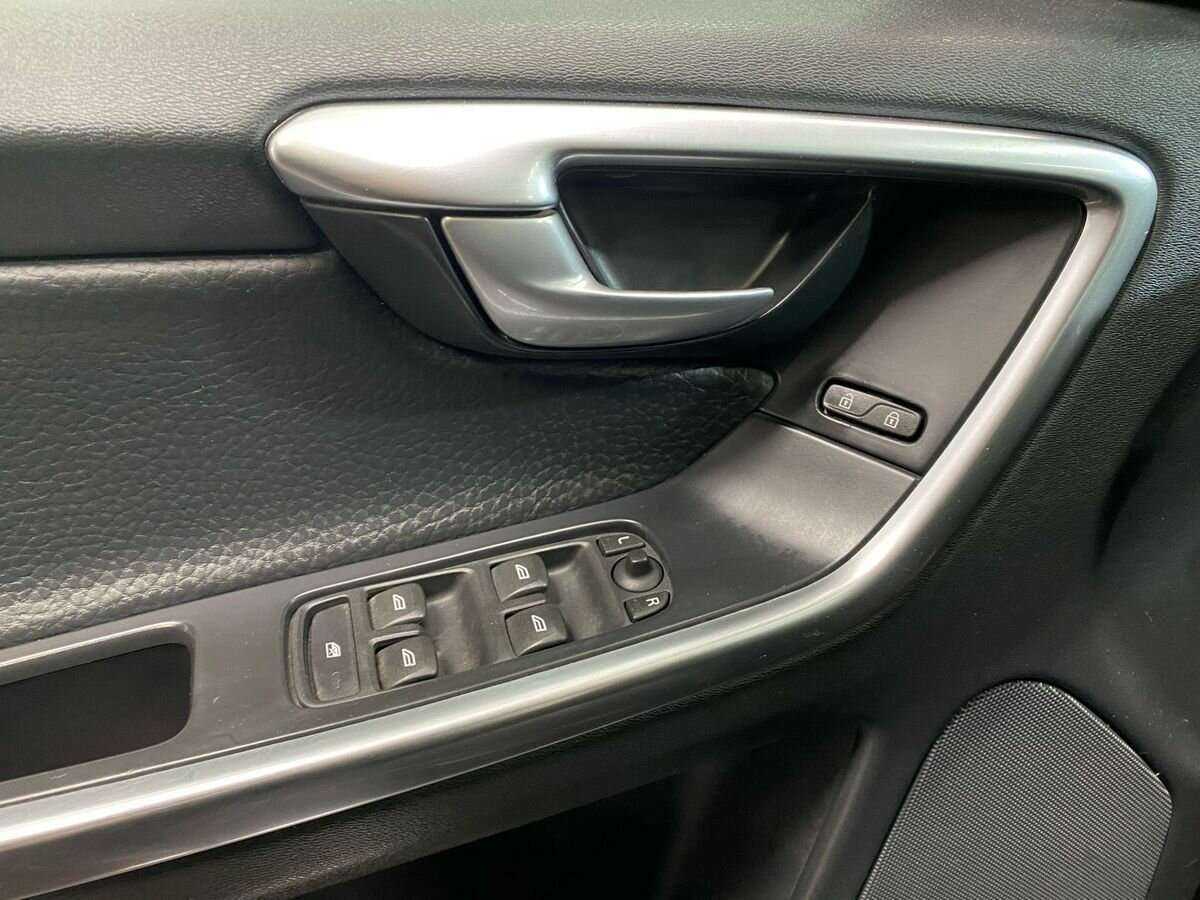 Купить Volvo XC60 с пробегом. Фото: #16