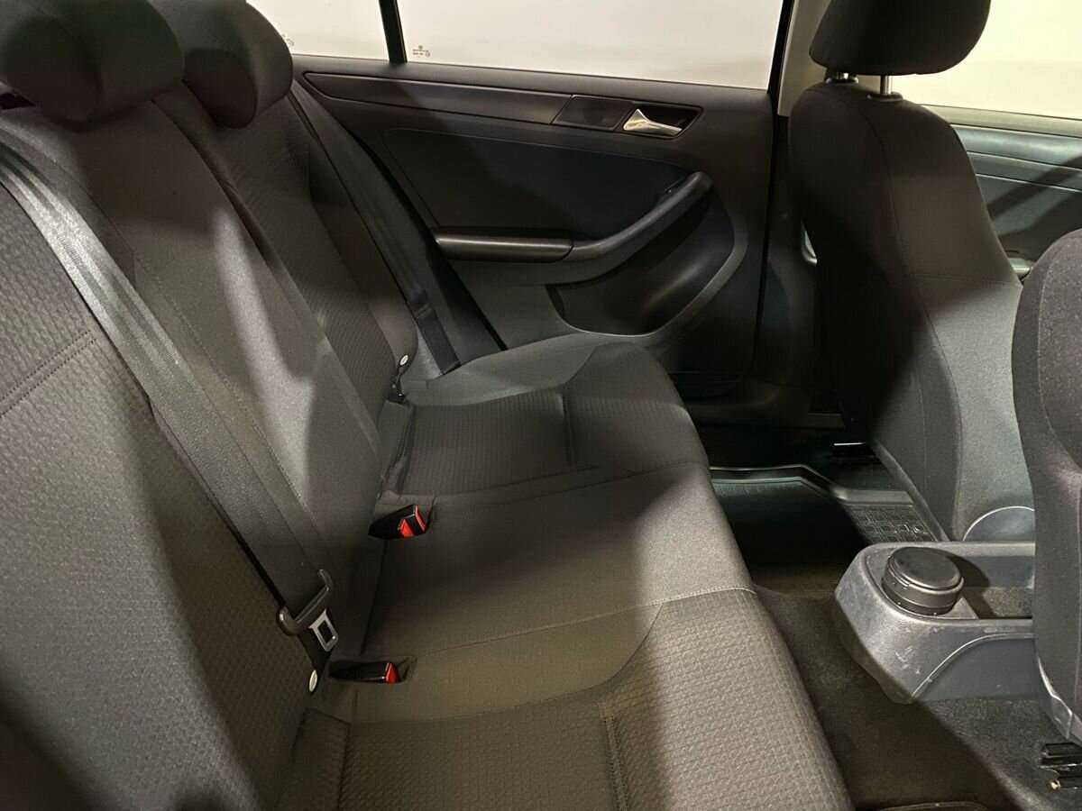 Купить Volkswagen Jetta с пробегом. Фото: #10