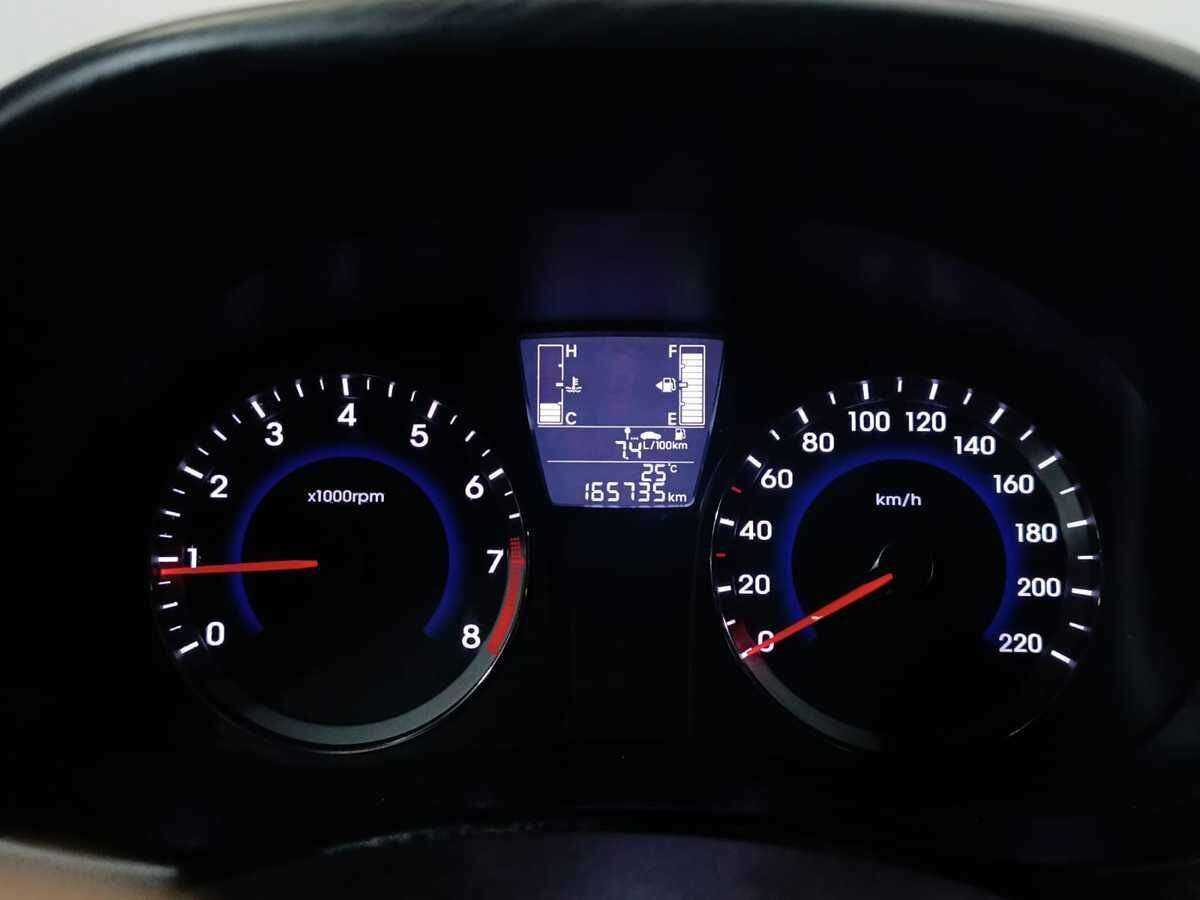 Купить Hyundai Solaris с пробегом. Фото: #11