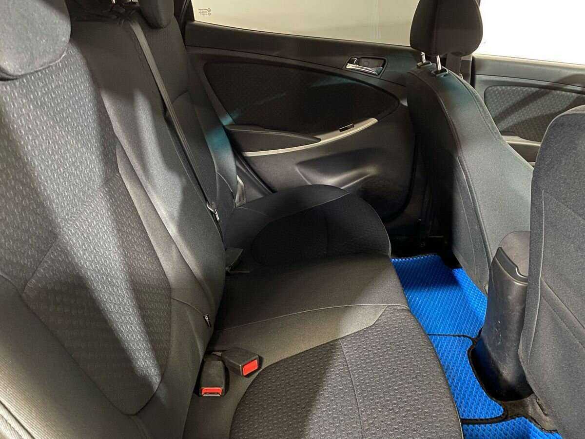 Купить Hyundai Solaris с пробегом. Фото: #10