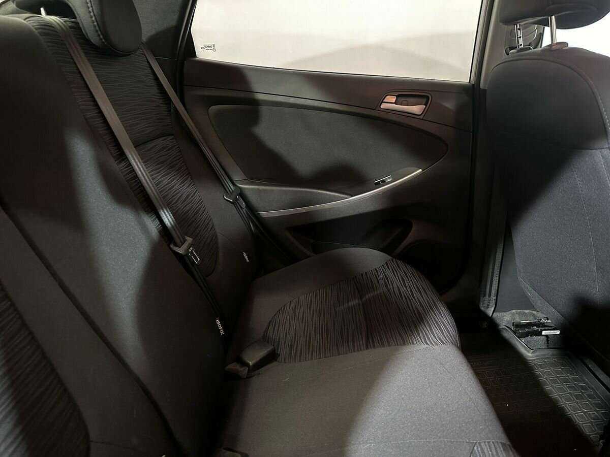 Купить Hyundai Solaris с пробегом. Фото: #11