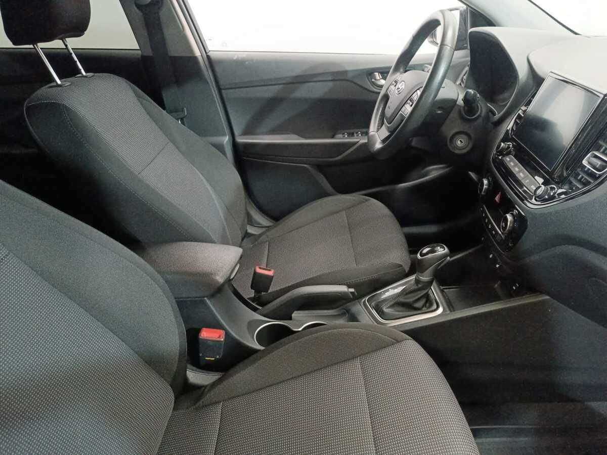 Купить Hyundai Solaris с пробегом. Фото: #9