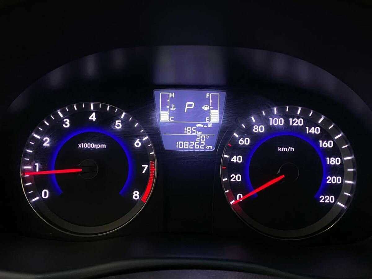 Купить Hyundai Solaris с пробегом. Фото: #12