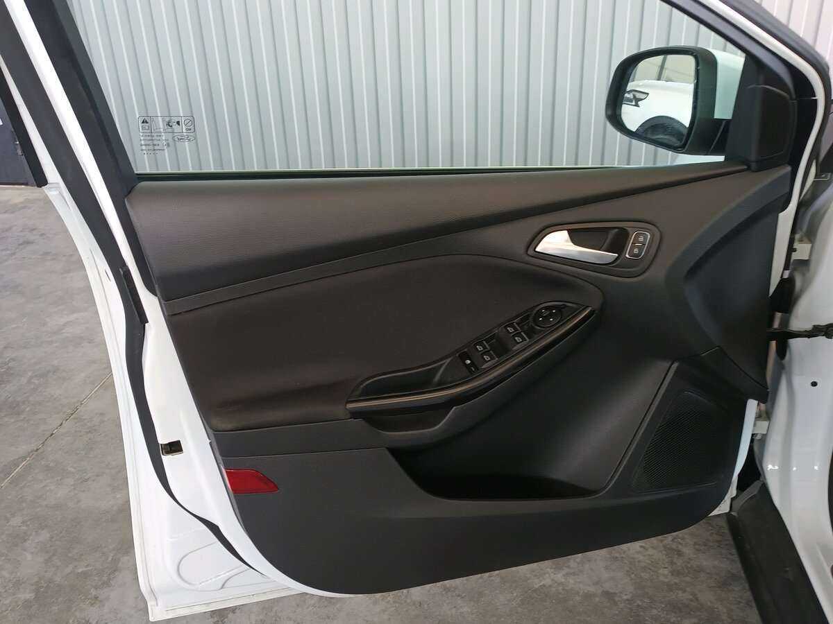 Купить Ford Focus с пробегом. Фото: #16