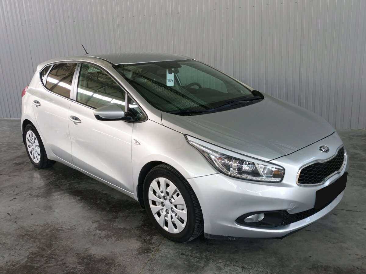 Купить Kia Ceed с пробегом. Фото: #2