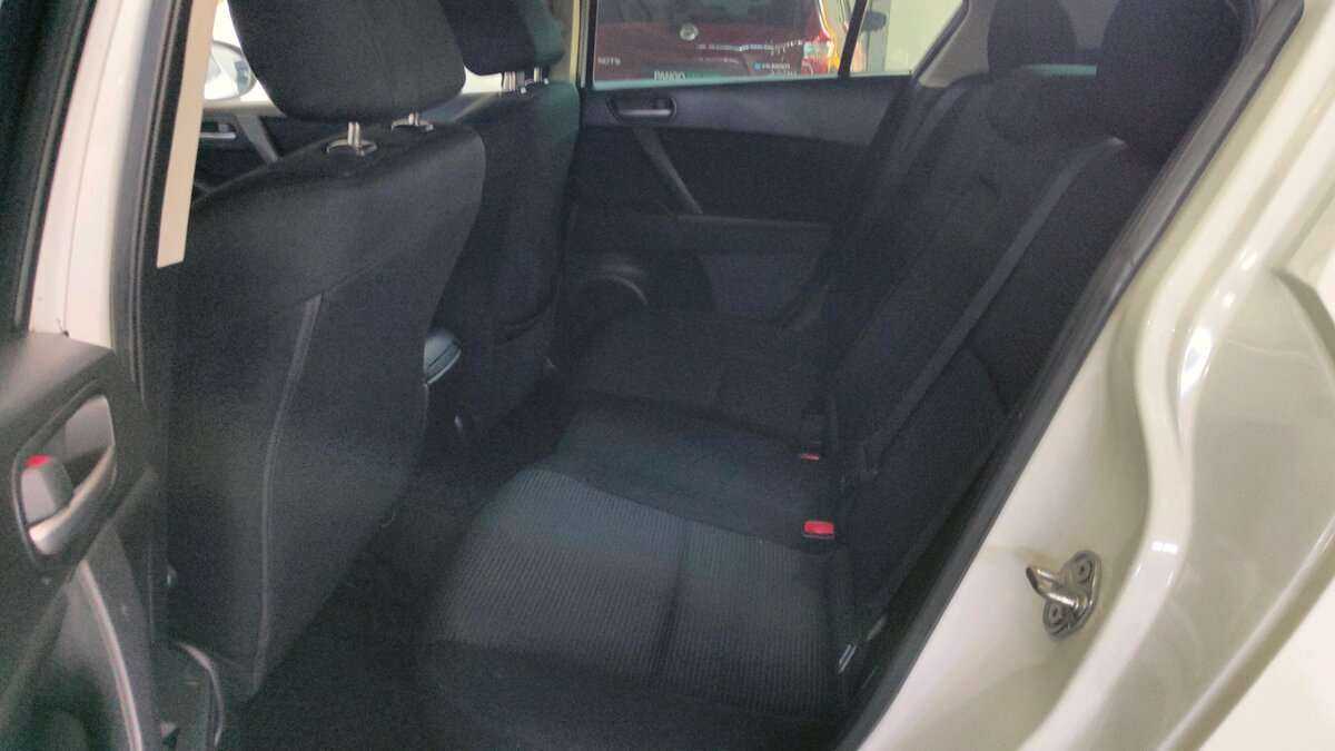 Купить Mazda 3 с пробегом. Фото: #11