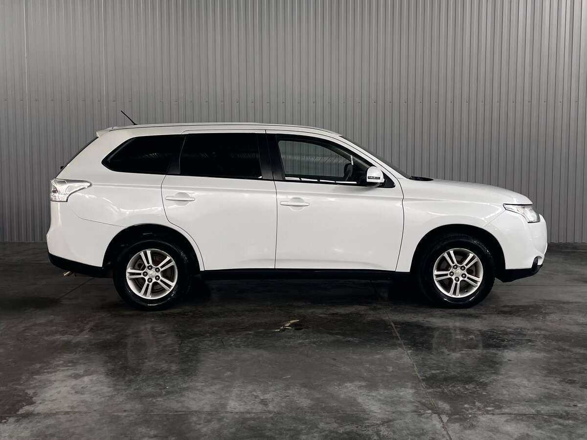 Купить Mitsubishi Outlander с пробегом. Фото: #3