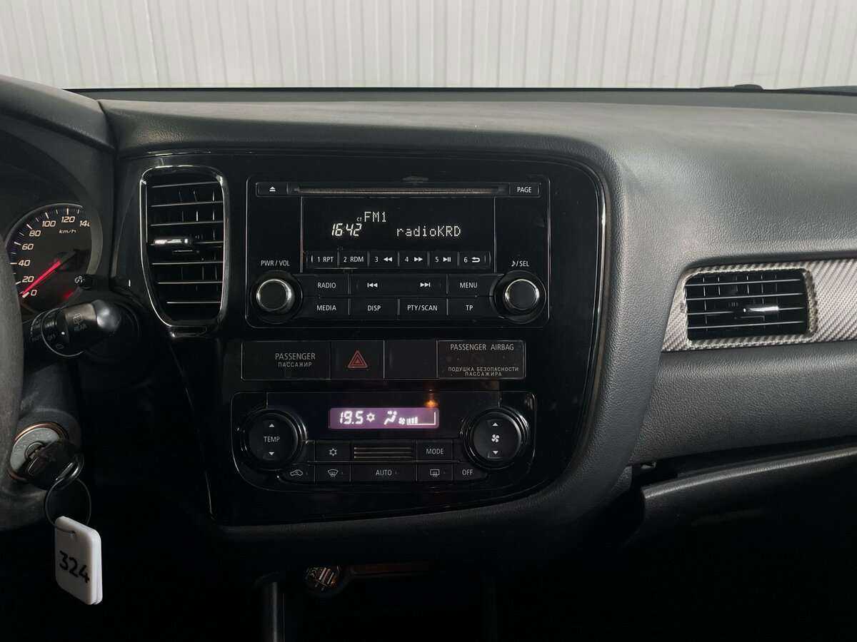 Купить Mitsubishi Outlander с пробегом. Фото: #11