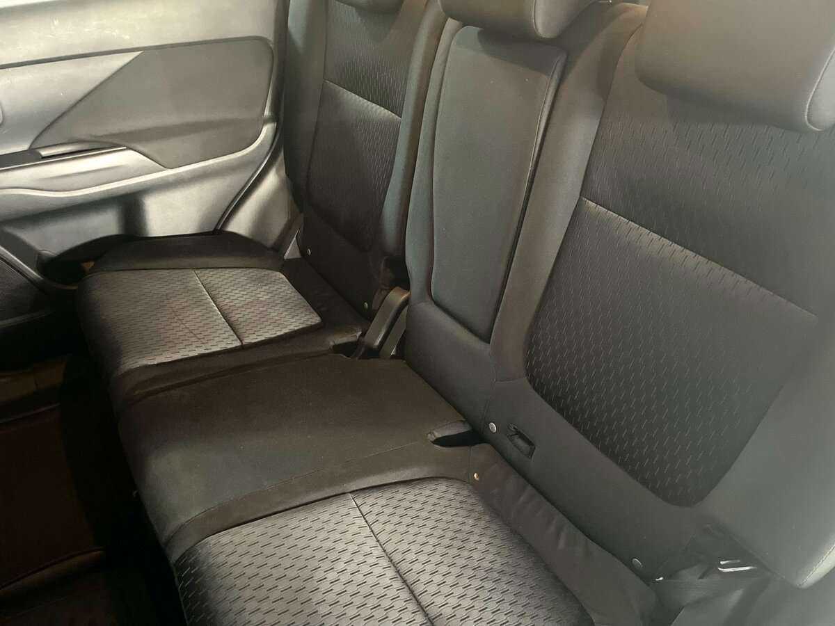 Купить Mitsubishi Outlander с пробегом. Фото: #13