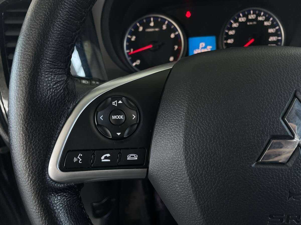 Купить Mitsubishi Outlander с пробегом. Фото: #10