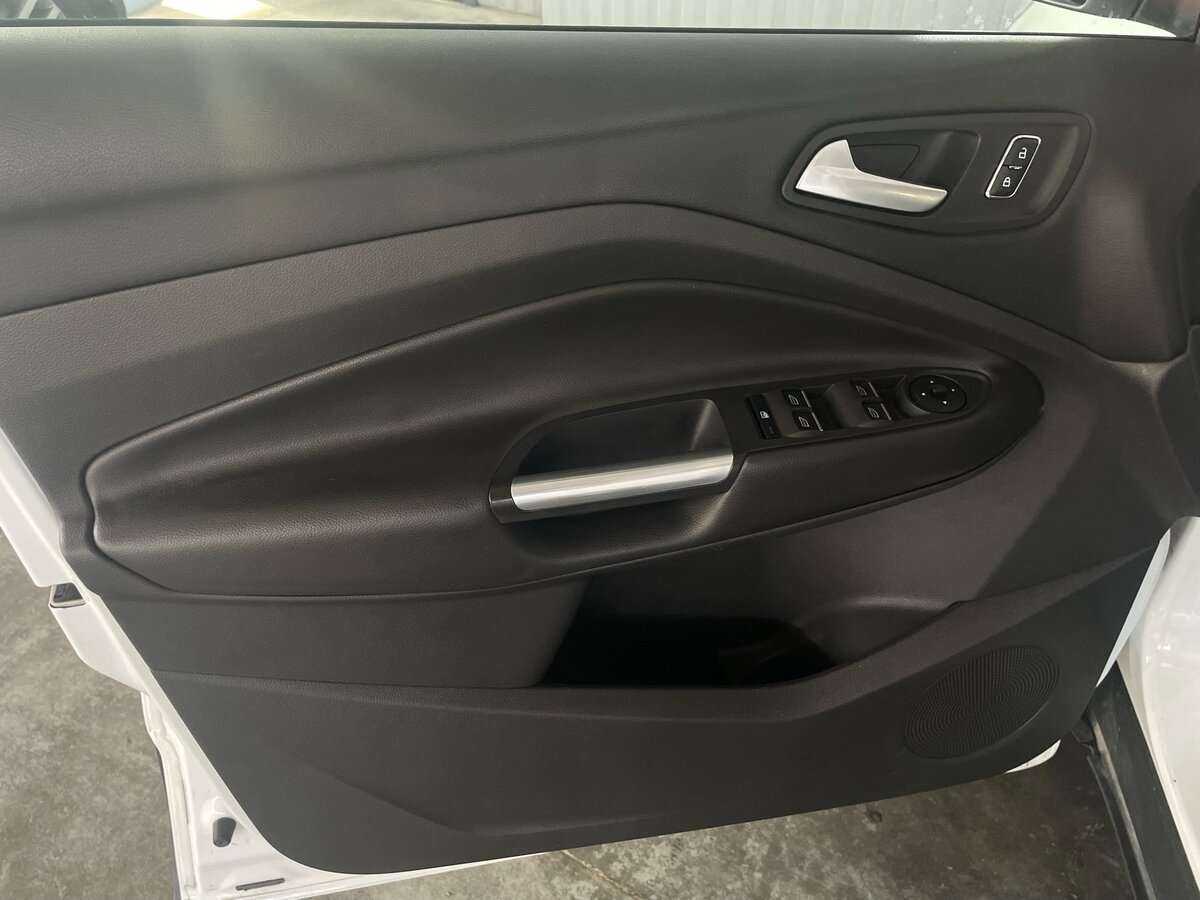 Купить Ford Kuga с пробегом. Фото: #19