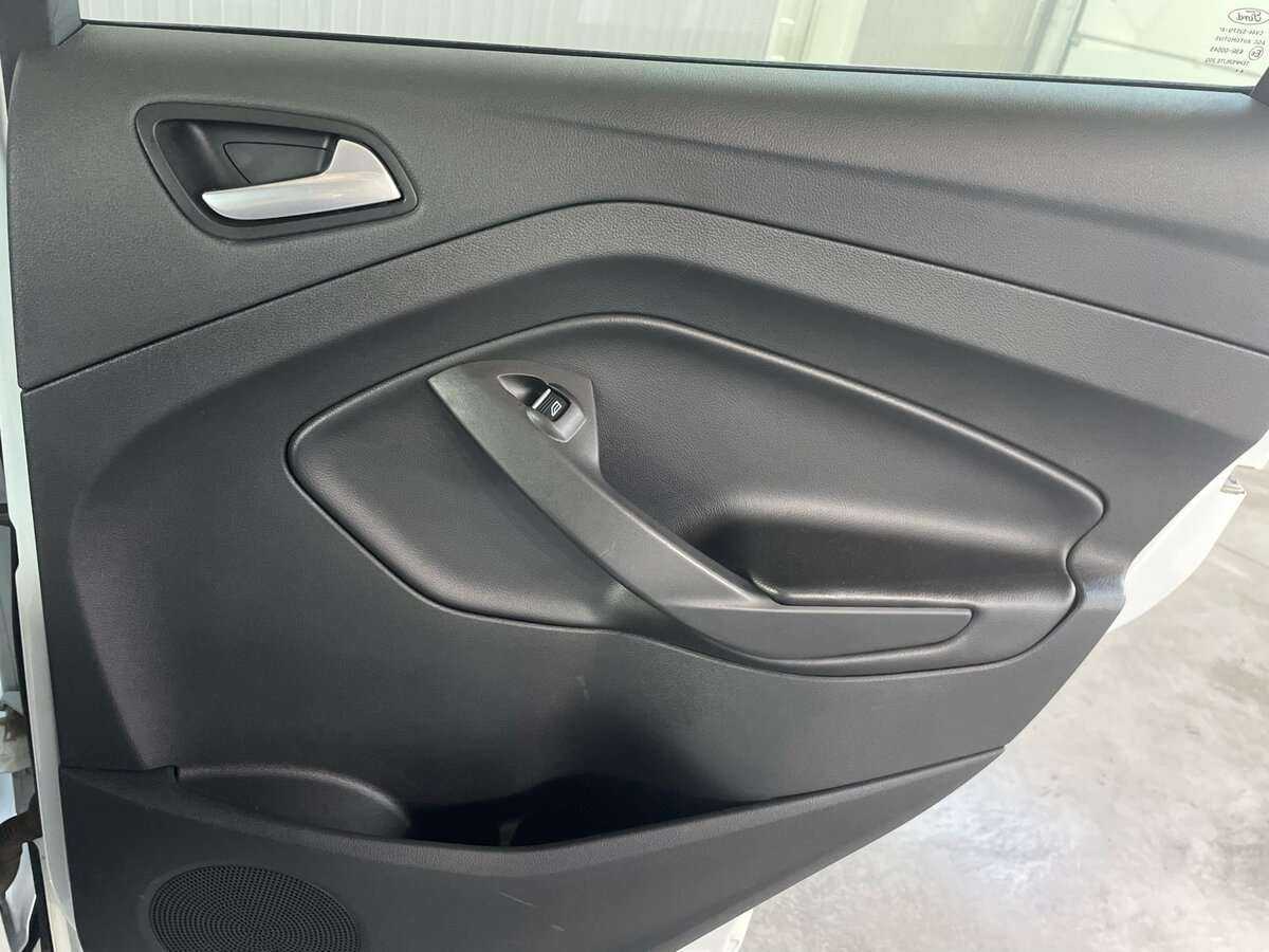 Купить Ford Kuga с пробегом. Фото: #22