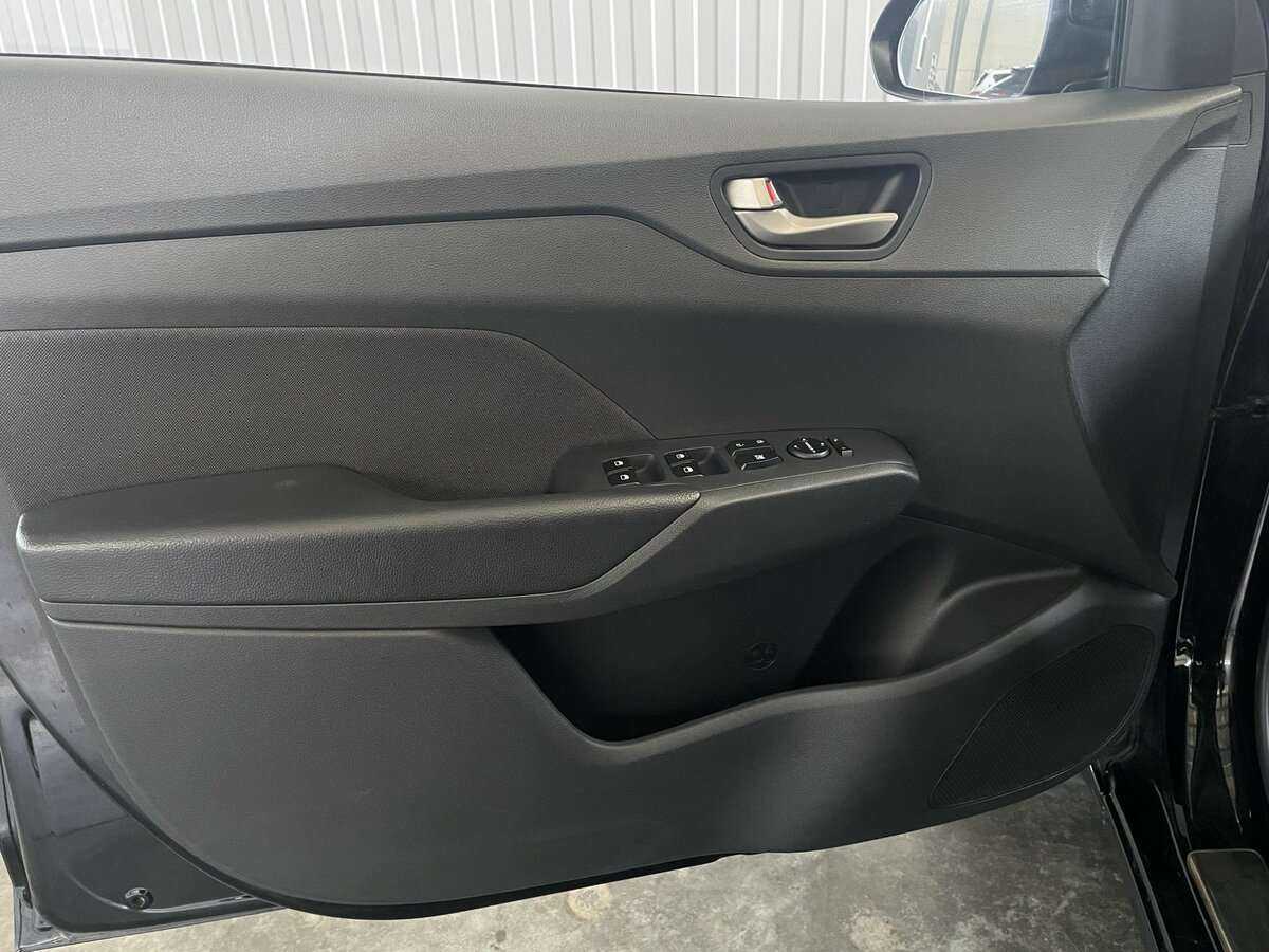 Купить Hyundai Solaris с пробегом. Фото: #20