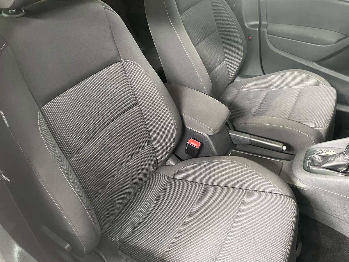 Купить Volkswagen Golf с пробегом. Фото: #17