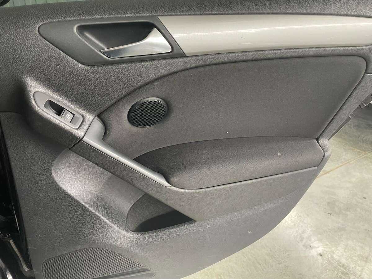 Купить Volkswagen Golf с пробегом. Фото: #22