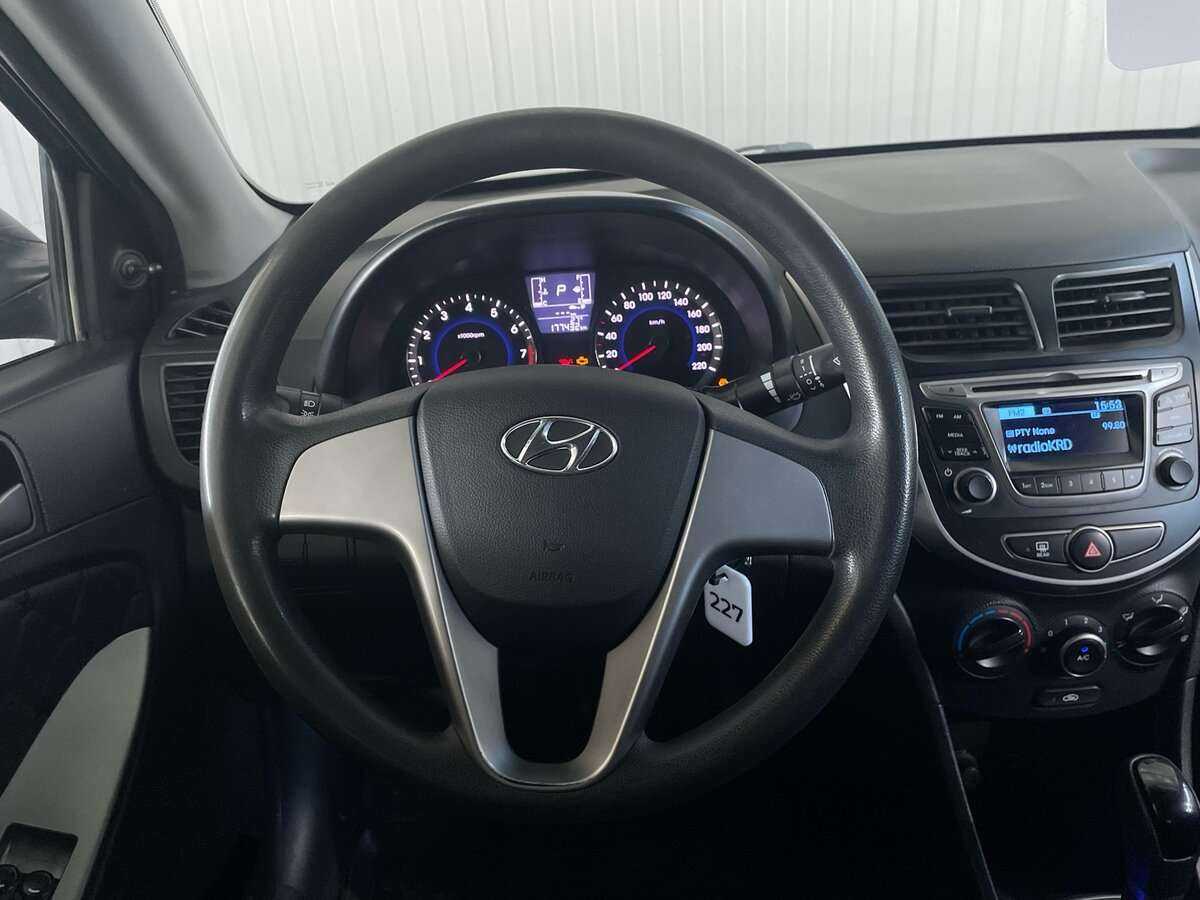 Купить Hyundai Solaris с пробегом. Фото: #9